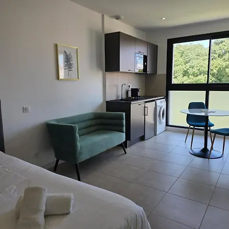 Appartement Balcon, Centre Ville, Parc Expo, Arena