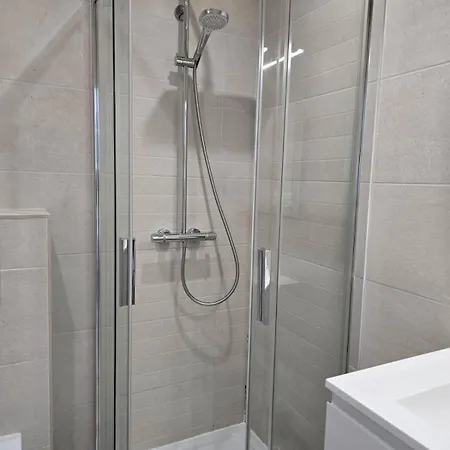 Appartement Balcon, Centre Ville, Parc Expo, Arena *